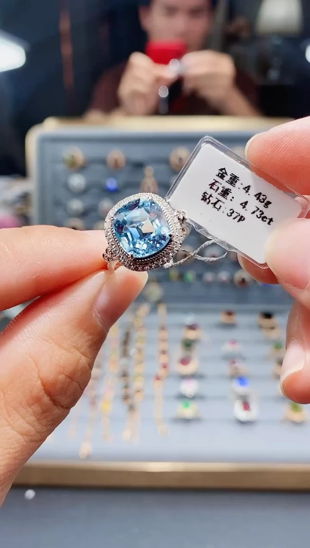 海蓝宝石戒指18K金镶嵌4.73配钻
