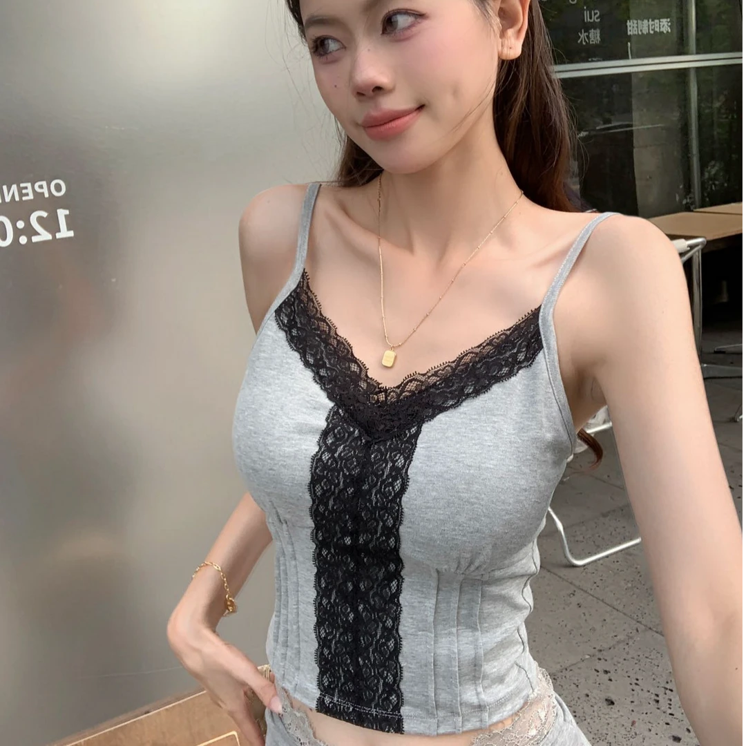 蕾丝拼接显瘦吊带