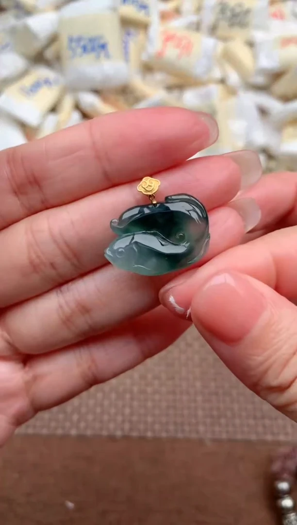 18K金镶嵌挂件翡翠福利