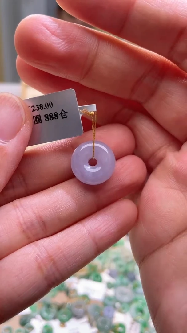 翡翠未镶嵌颈饰甜甜圈