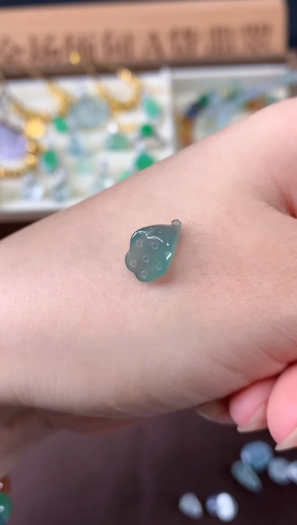 吊坠(不含链)未镶嵌翡翠A584|180