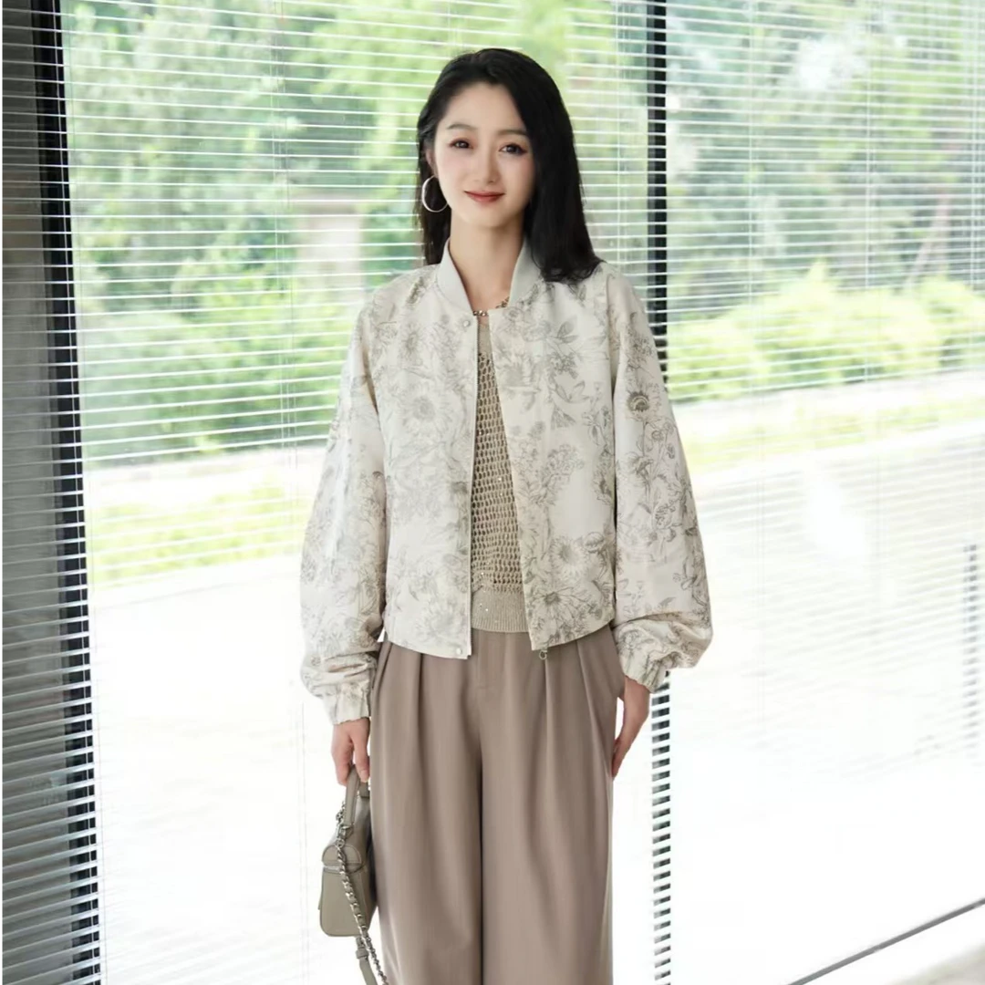 AMASS/阿玛施 插肩灯笼袖立领暗门襟下摆松紧棒球夹克540011