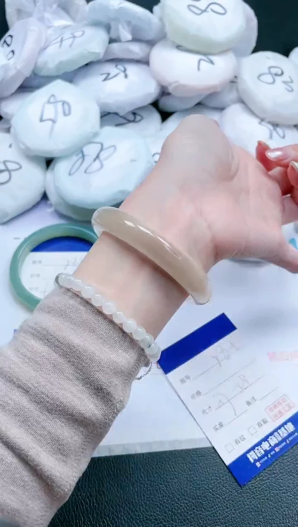 【闪购商品】石英质玉手镯未镶嵌 香槟金手镯-58