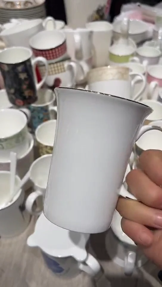 瓷金边杯子2只隆达骨瓷