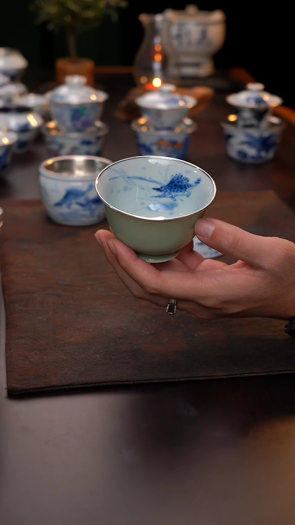 蜜色手绘鳜鱼盖碗三包银口