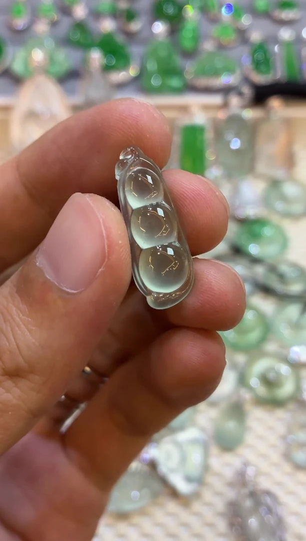 吊坠(不含链)未镶嵌翡翠豆子