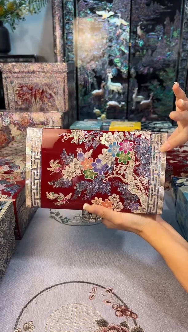 鱼锁绒布底·弘贝雅螺钿漆器文化馆