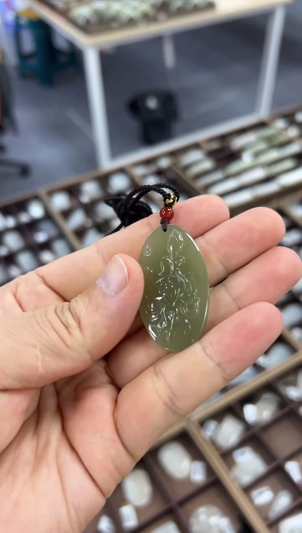 颈饰未镶嵌和田玉花开富贵