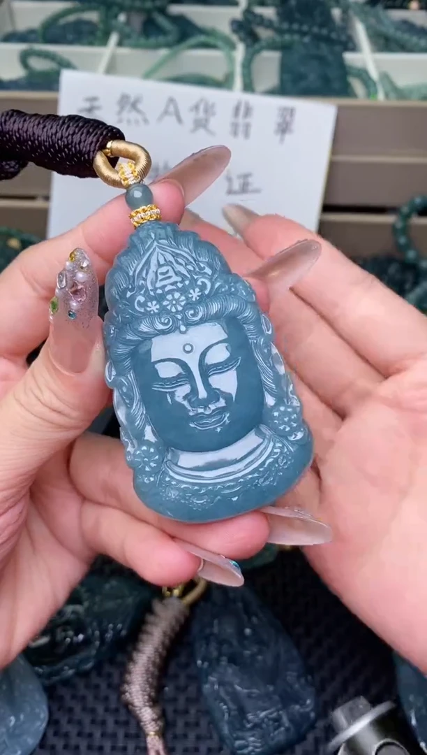 翡翠未镶嵌颈饰