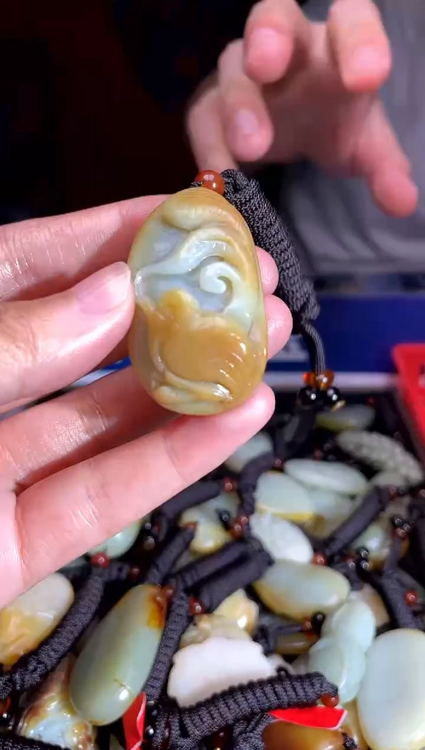 和田玉未镶嵌挂件1