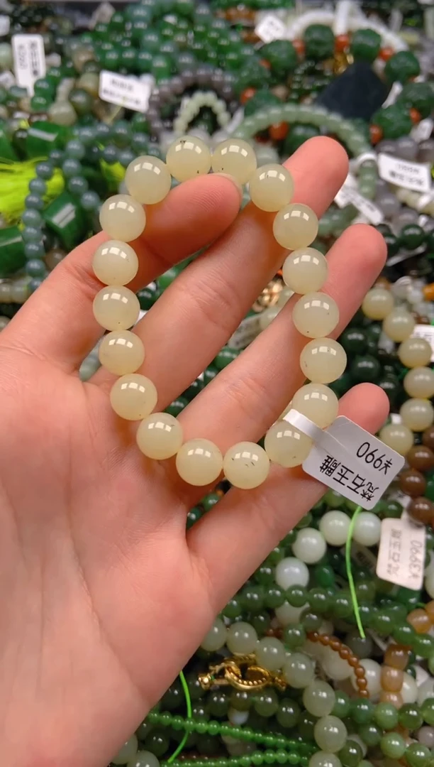 和田玉未镶嵌颈饰1