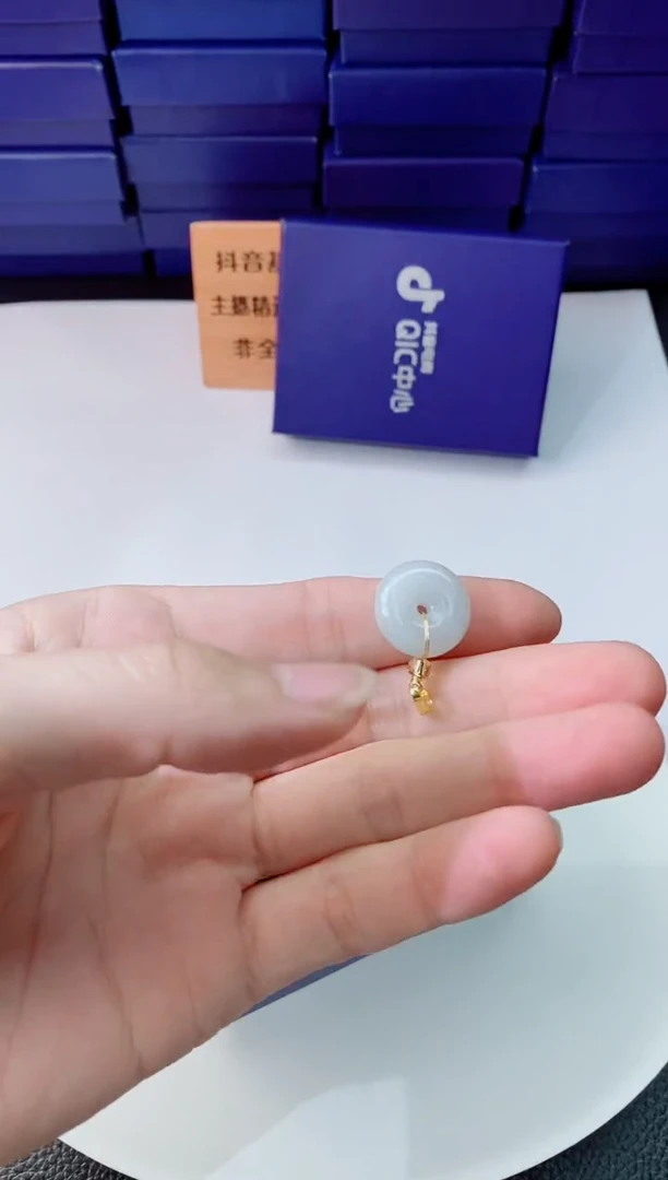 翡翠未镶嵌颈饰1111111111