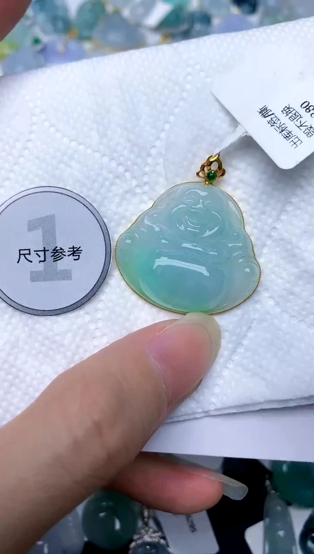 颈饰18K金镶嵌翡翠天然A货翡翠
