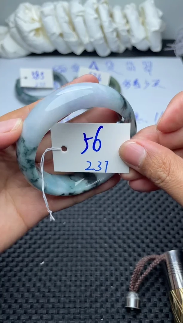 未镶嵌手镯翡翠237