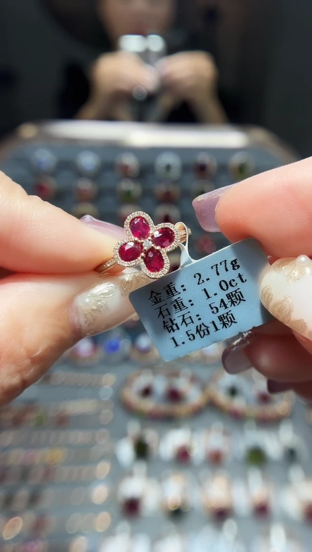 18K金镶嵌戒指红宝石1.0