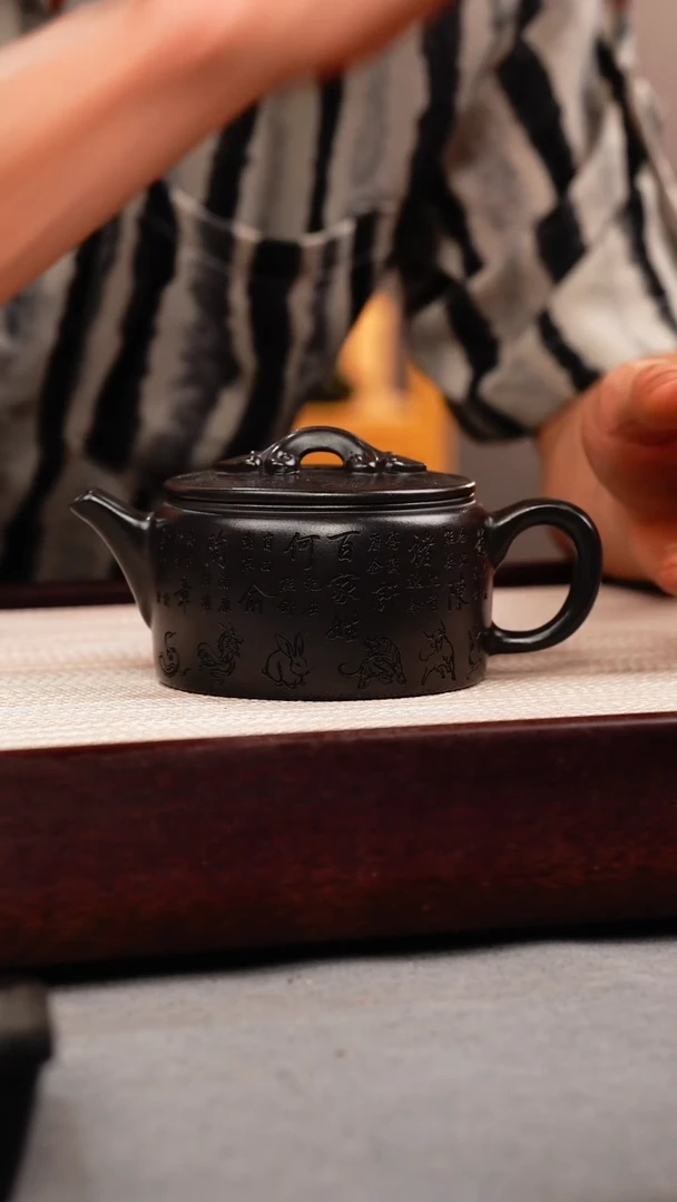 茶壶紫砂铁血红砂 汉瓦 刻绘