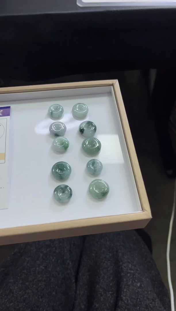 颈饰未镶嵌翡翠T186 /多样性发一件/配绳子（小）