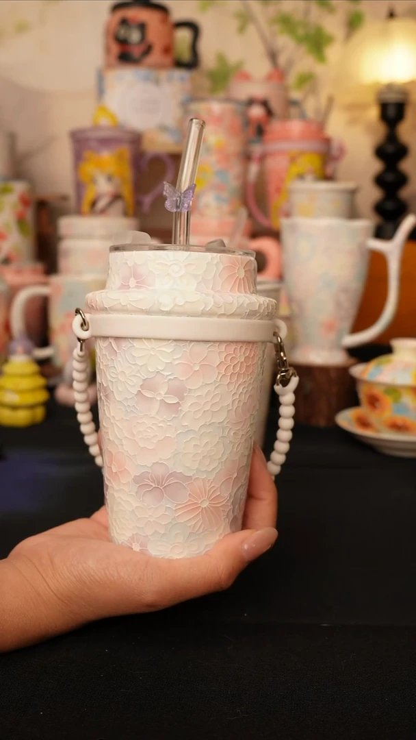 陶景德镇手绘的杯子