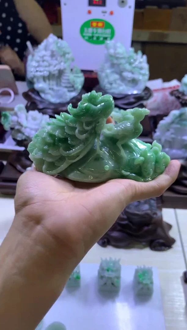 翡翠摆件未镶嵌用****7翡翠摆件