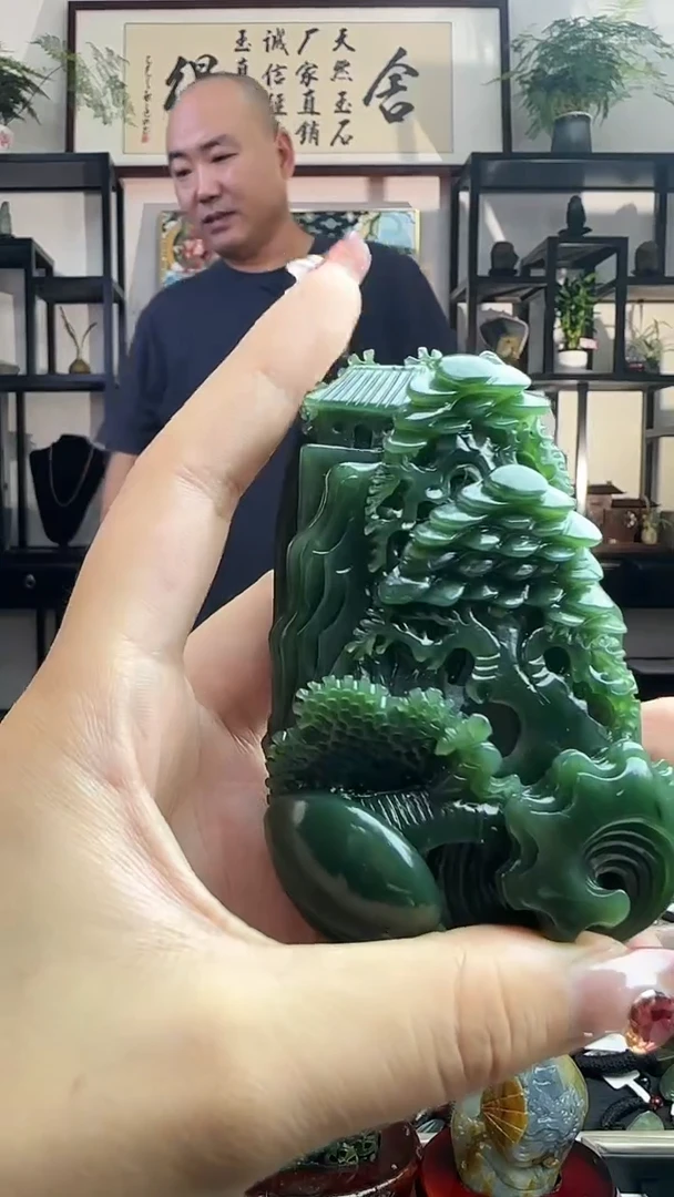 未镶嵌和田玉摆件天然和田玉山水