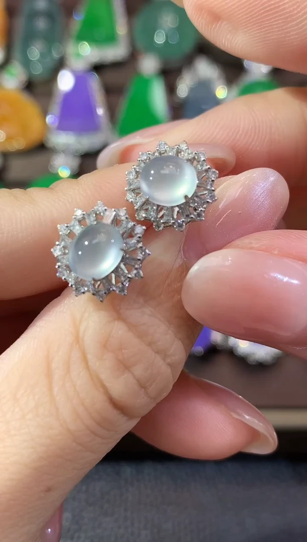 18K金镶嵌翡翠耳饰D6