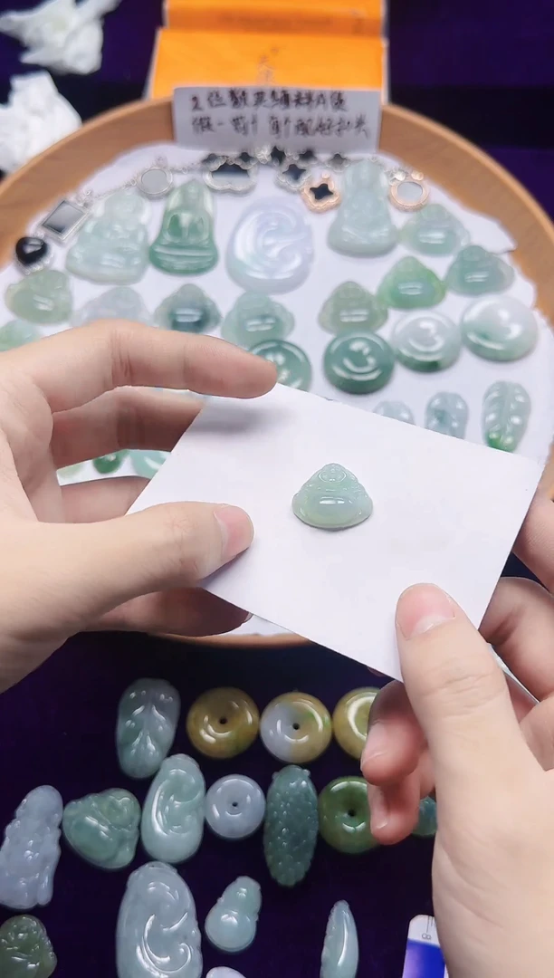 颈饰未镶嵌翡翠翡翠