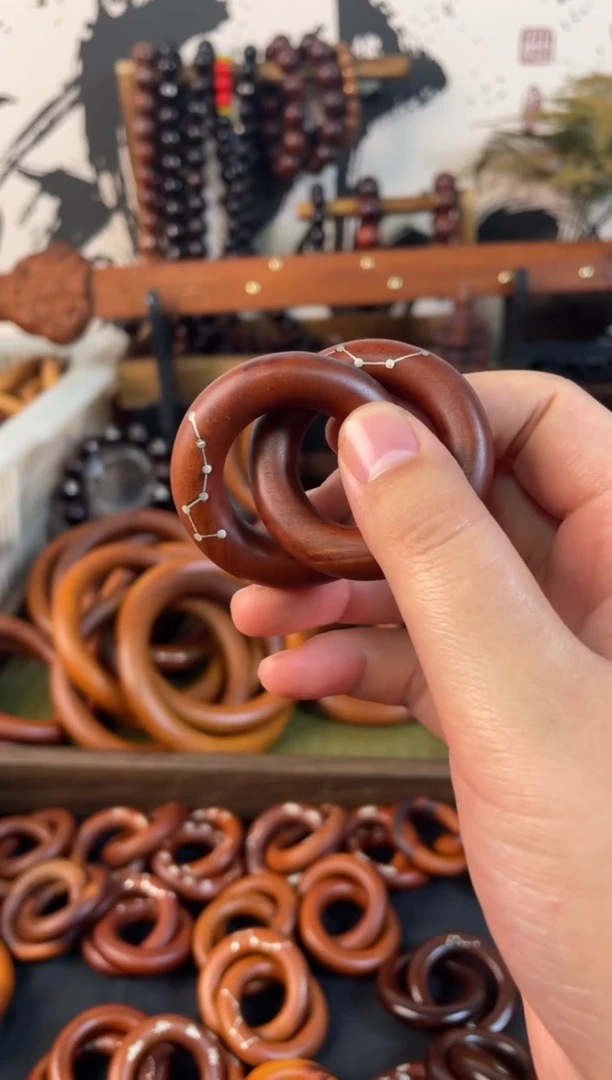 木枣木内径2.5镶银六七星乾坤圈+挂绳