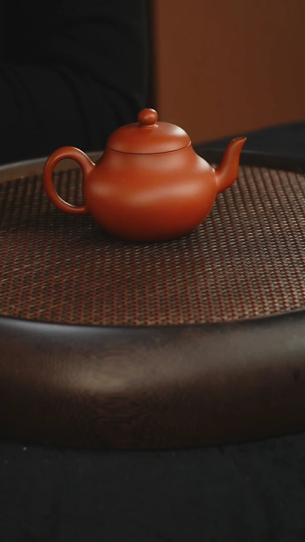 茶壶紫砂梨形 朱泥