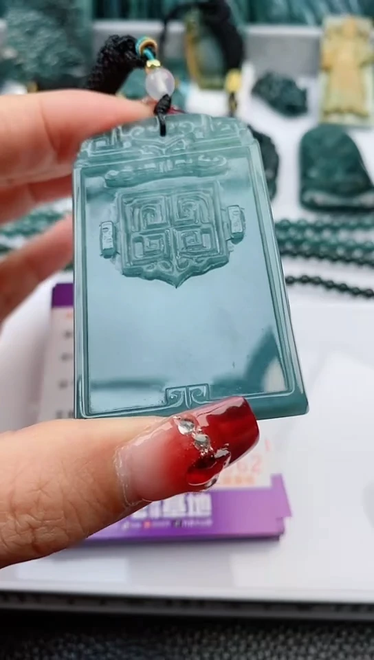 【闪购商品】翡翠颈饰未镶嵌