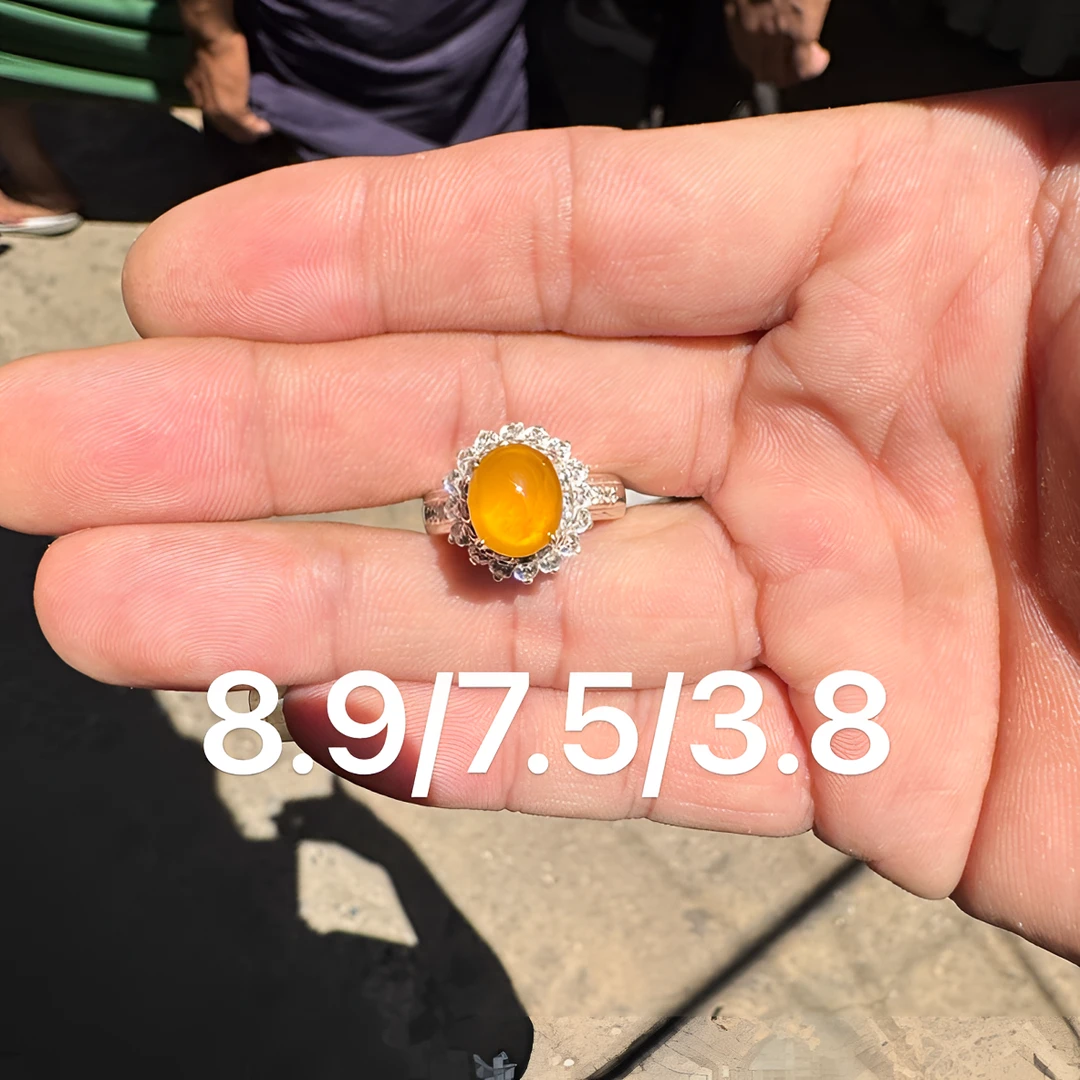0924(小哪吒在源头)高冰种翡翠黄翡戒面干净肉细饱满杠味荧光足