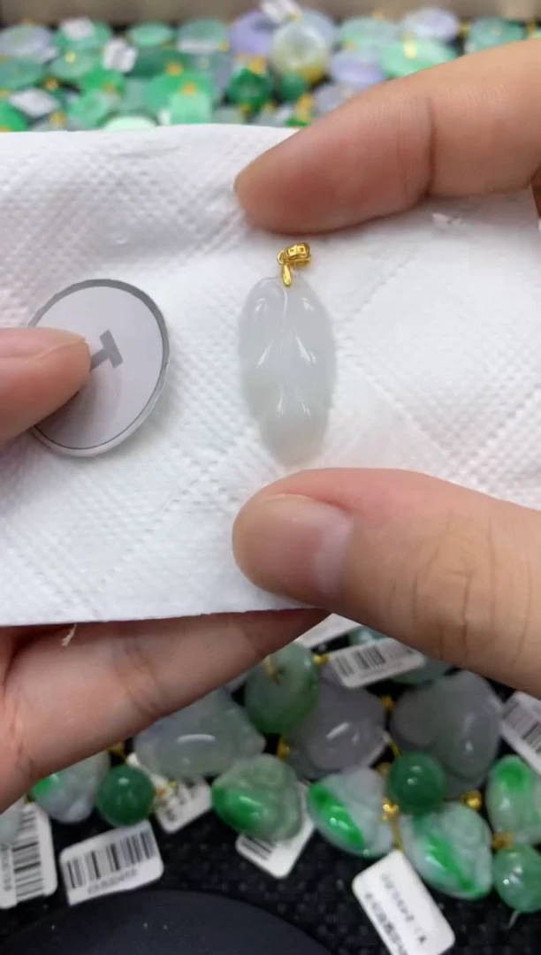 颈饰未镶嵌翡翠天然缅甸翡翠A货