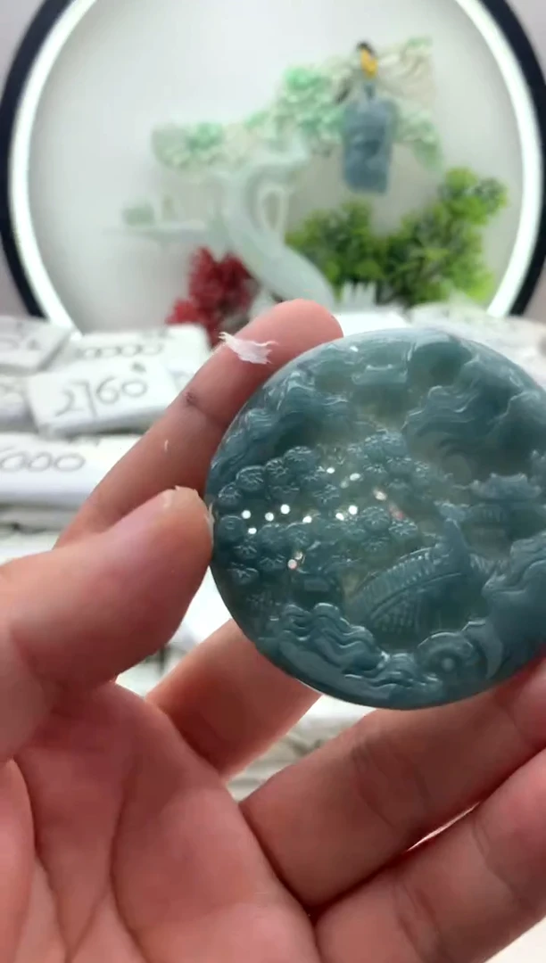 翡翠未镶嵌颈饰山水2