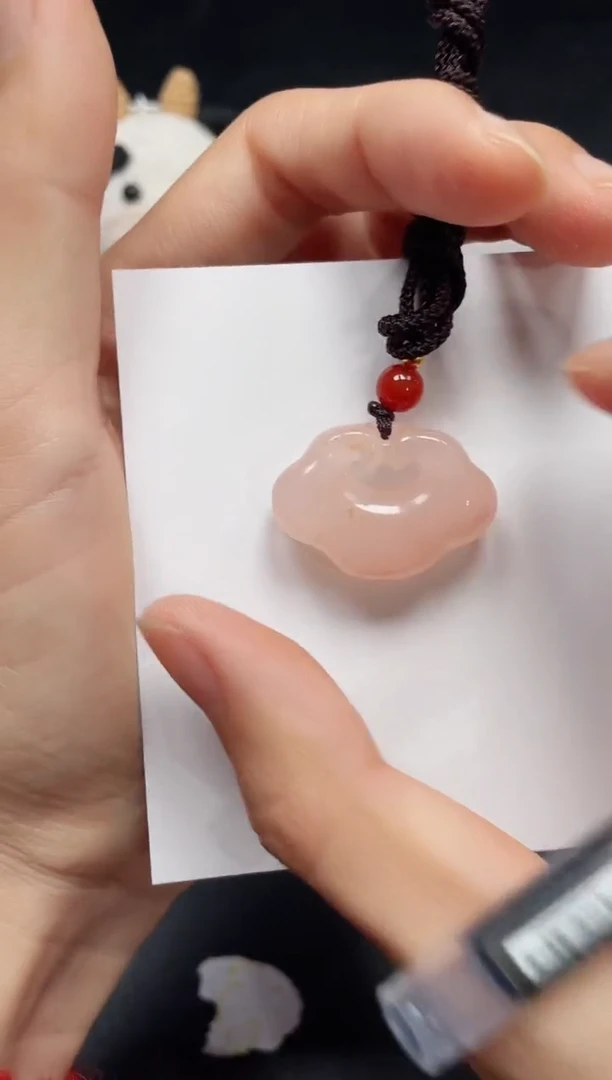 【闪购商品】石英质玉吊坠未镶嵌桃花宝宝锁