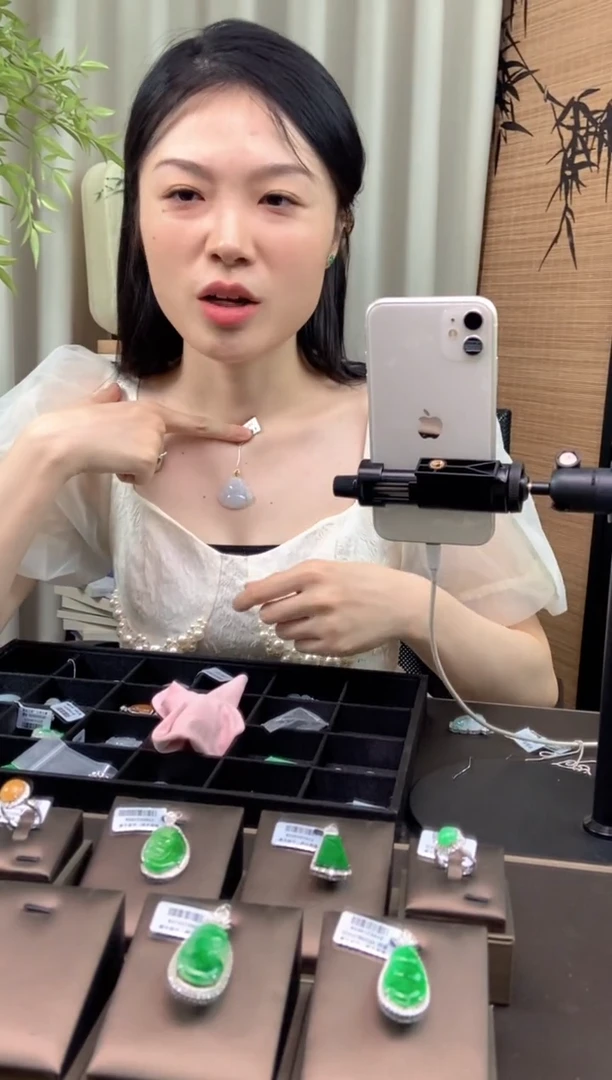 翡翠18K金镶嵌吊坠(不含链)翡翠佛公