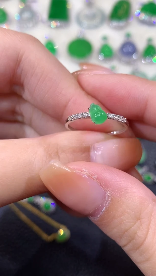 18K金镶嵌戒指翡翠A19 多样性发货一件