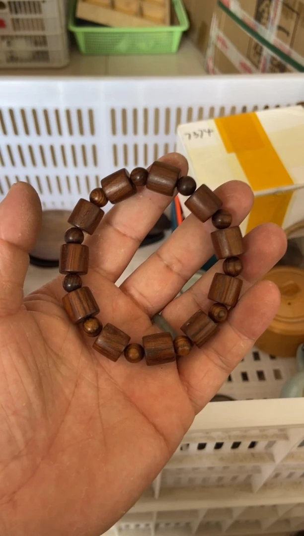 无运费险有瑕疵的摄影的产品有使用过的痕迹有点脏介意勿拍
