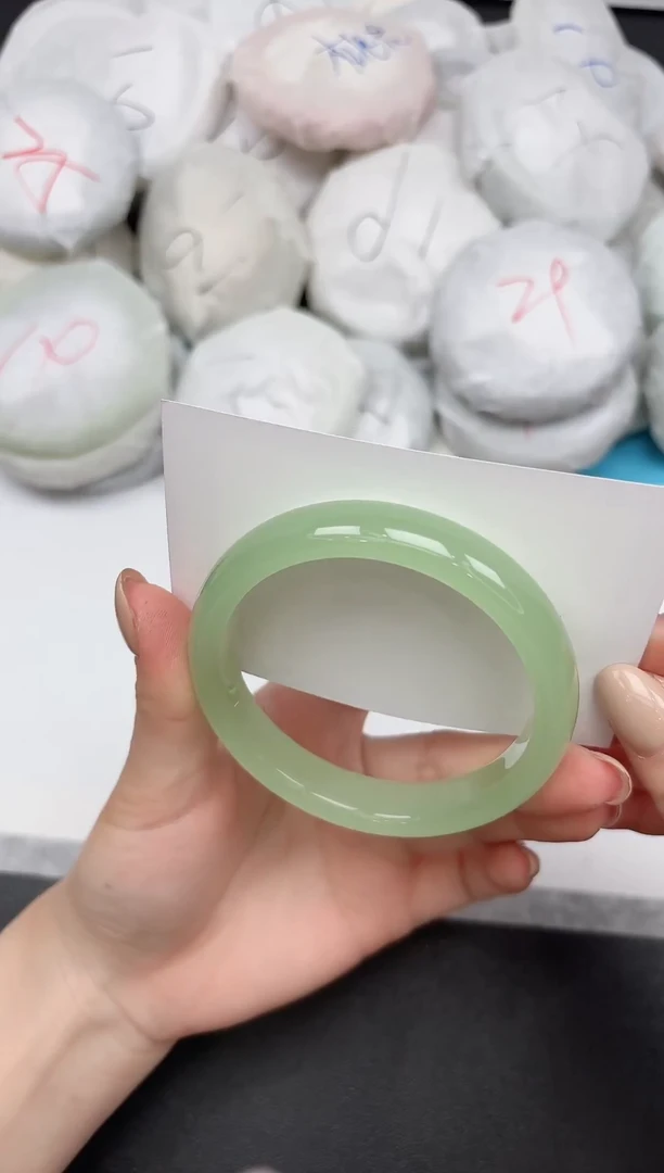 未镶嵌手镯石英质玉120/60.4