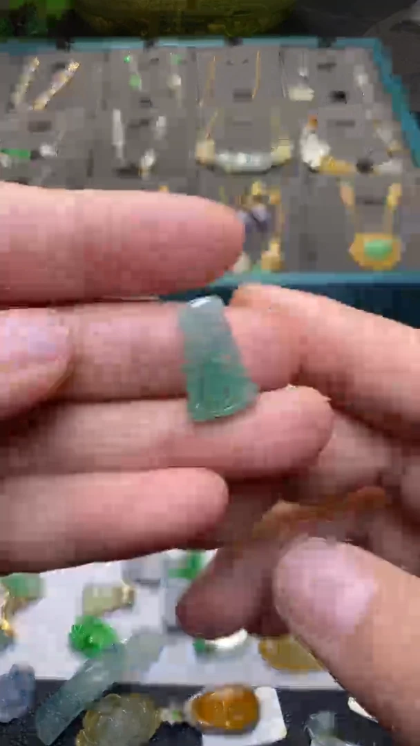 颈饰未镶嵌翡翠净货33750