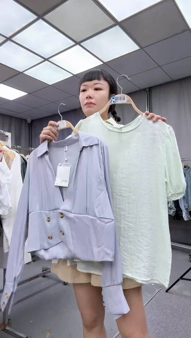大哥家漂亮衣服漂亮颜色