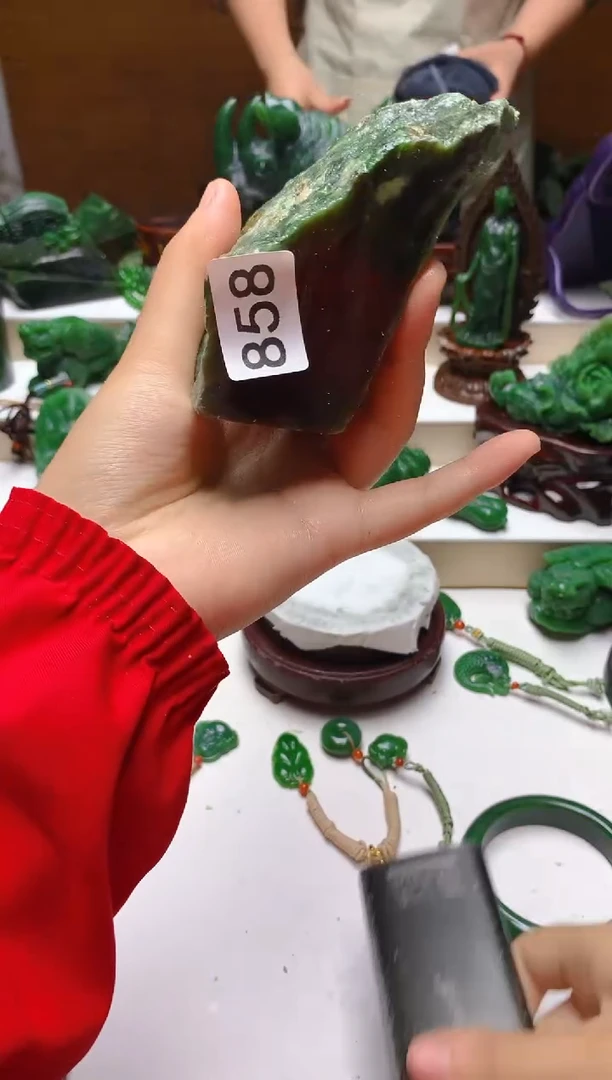 未镶嵌和田玉（碧玉）珠宝半成品1