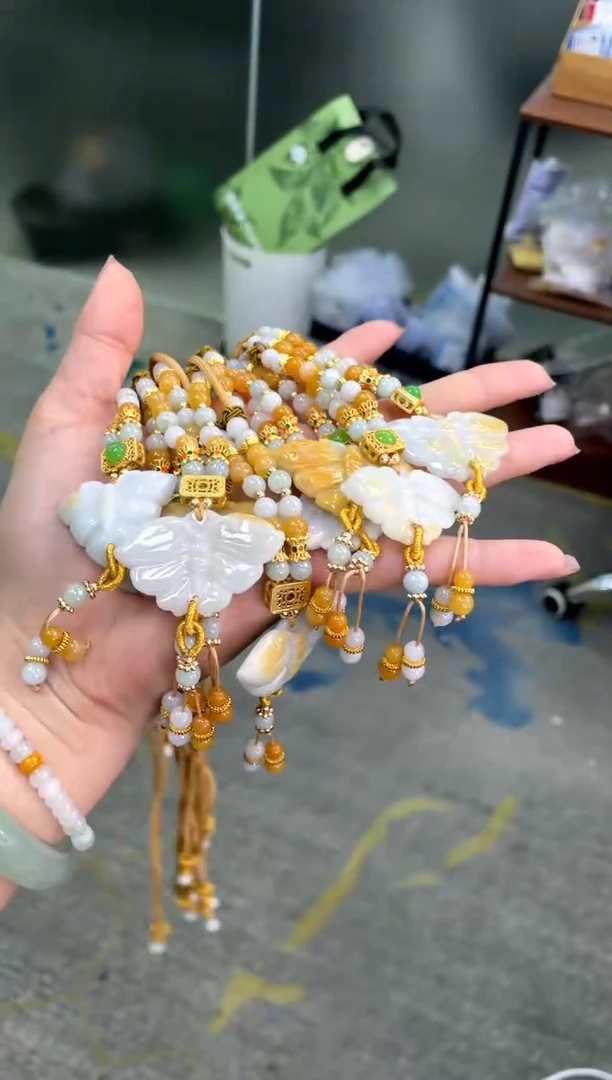 翡翠未镶嵌吊坠(不含链)蝴蝶吊坠多样性发货发一件