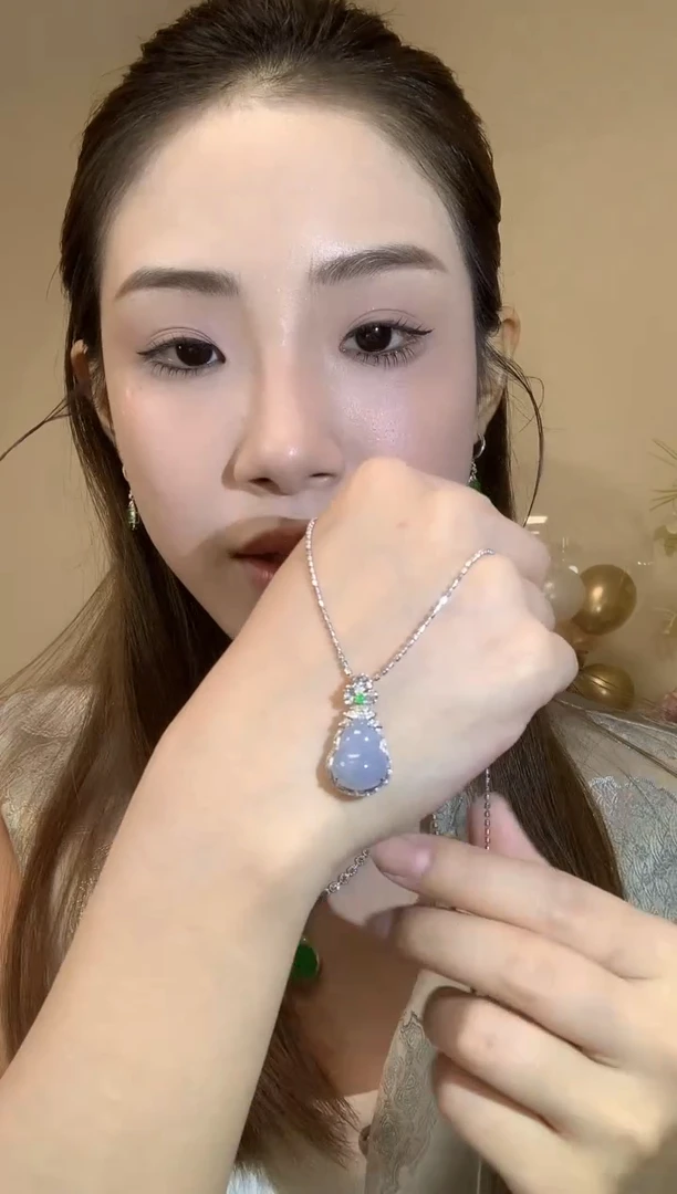 吊坠(不含链)18K金镶嵌翡翠A8 不含链 多样性发货一件