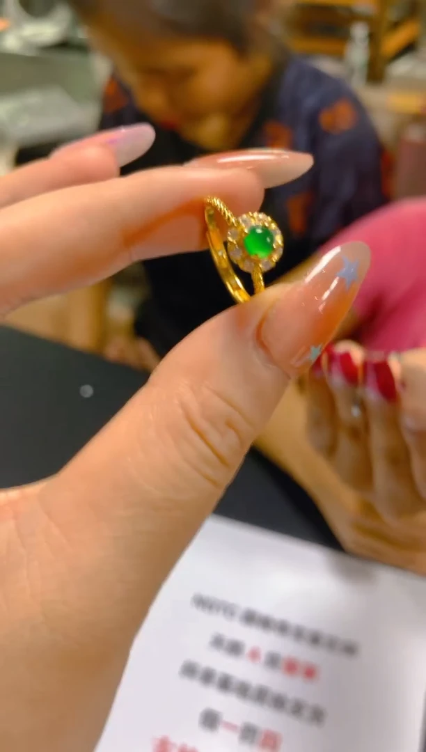 翡翠戒指未镶嵌多样性发一