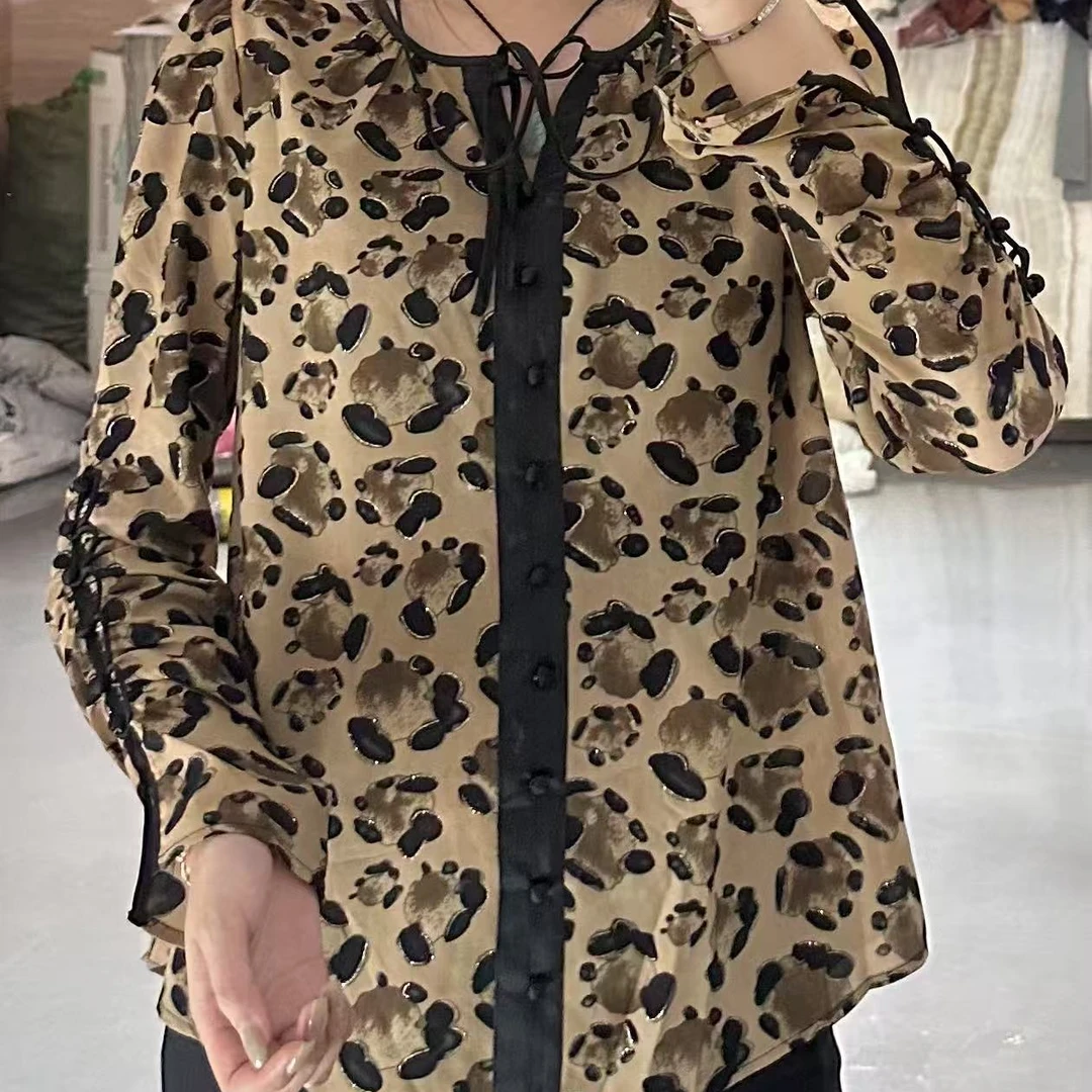 D50374宽松型时尚纽扣女装碎花百搭衬衣风