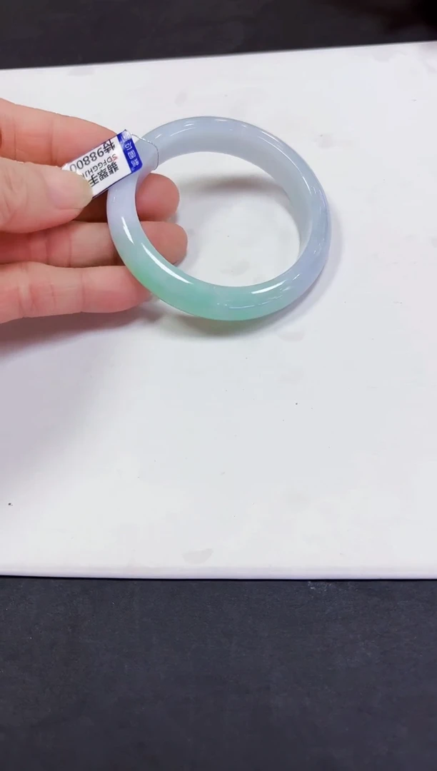 翡翠未镶嵌颈饰56手镯