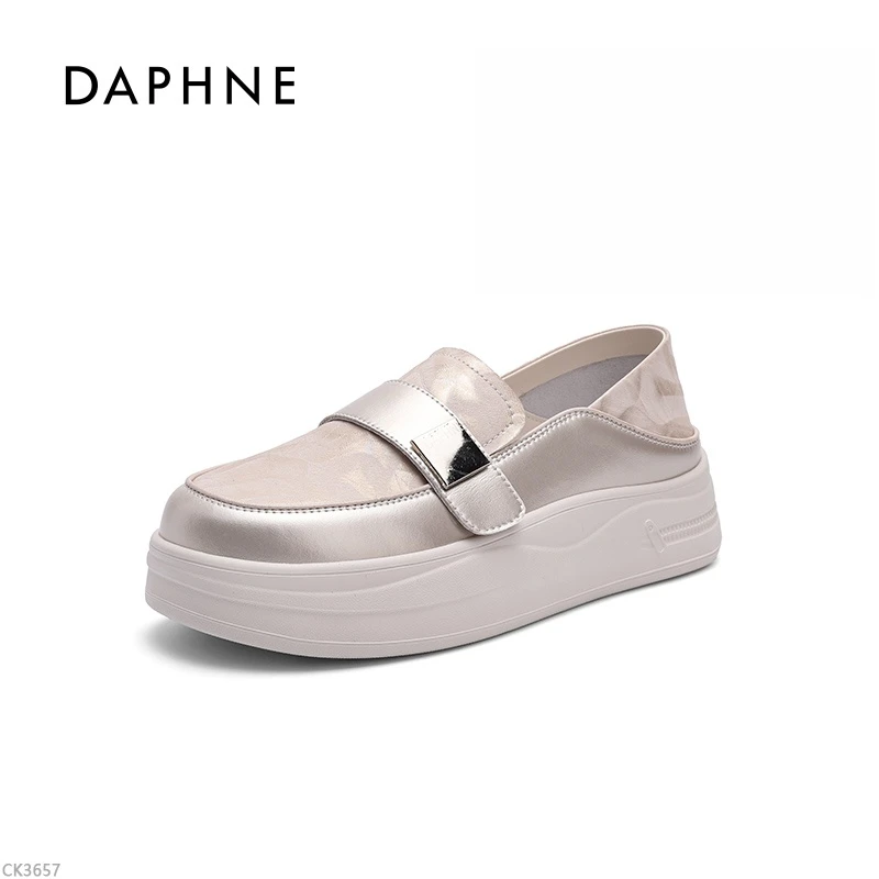 达芙妮时尚潮流耐磨单鞋女款2025秋季新款百搭增高舒适休闲板鞋AM