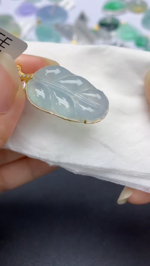 颈饰18K金镶嵌翡翠天然缅甸a货翡翠百元以上9元证书费自理