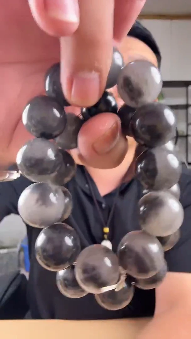 和田玉未镶嵌颈饰卡18手串