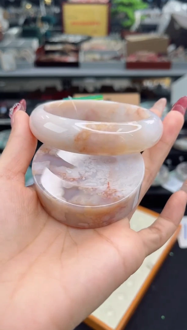 【闪购商品】石英质玉手镯未镶嵌62圈口（赠品镯心）1410338