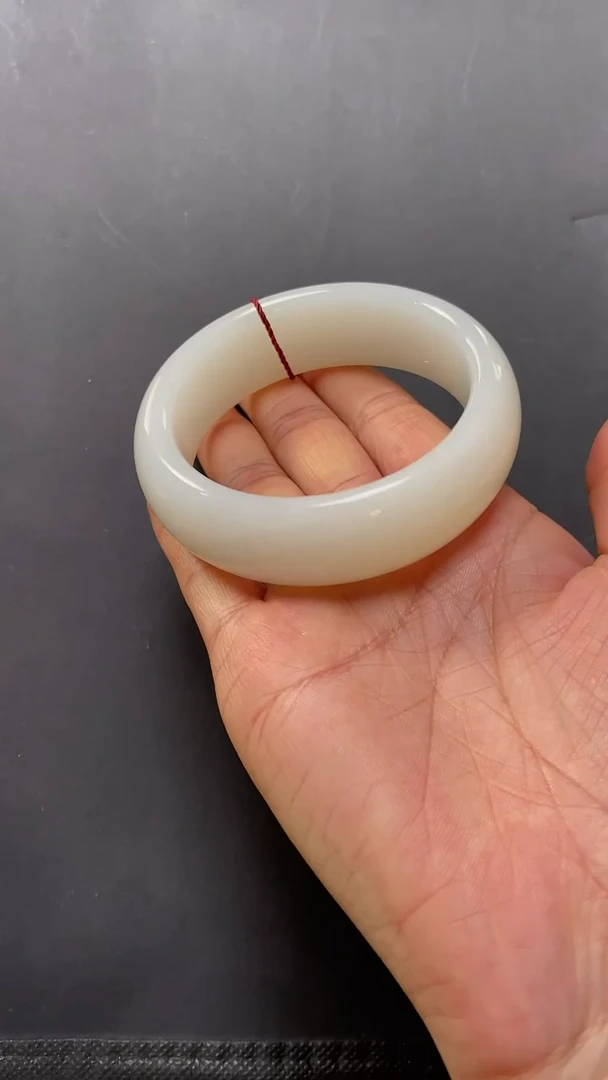 未镶嵌手镯和田玉和田玉手镯